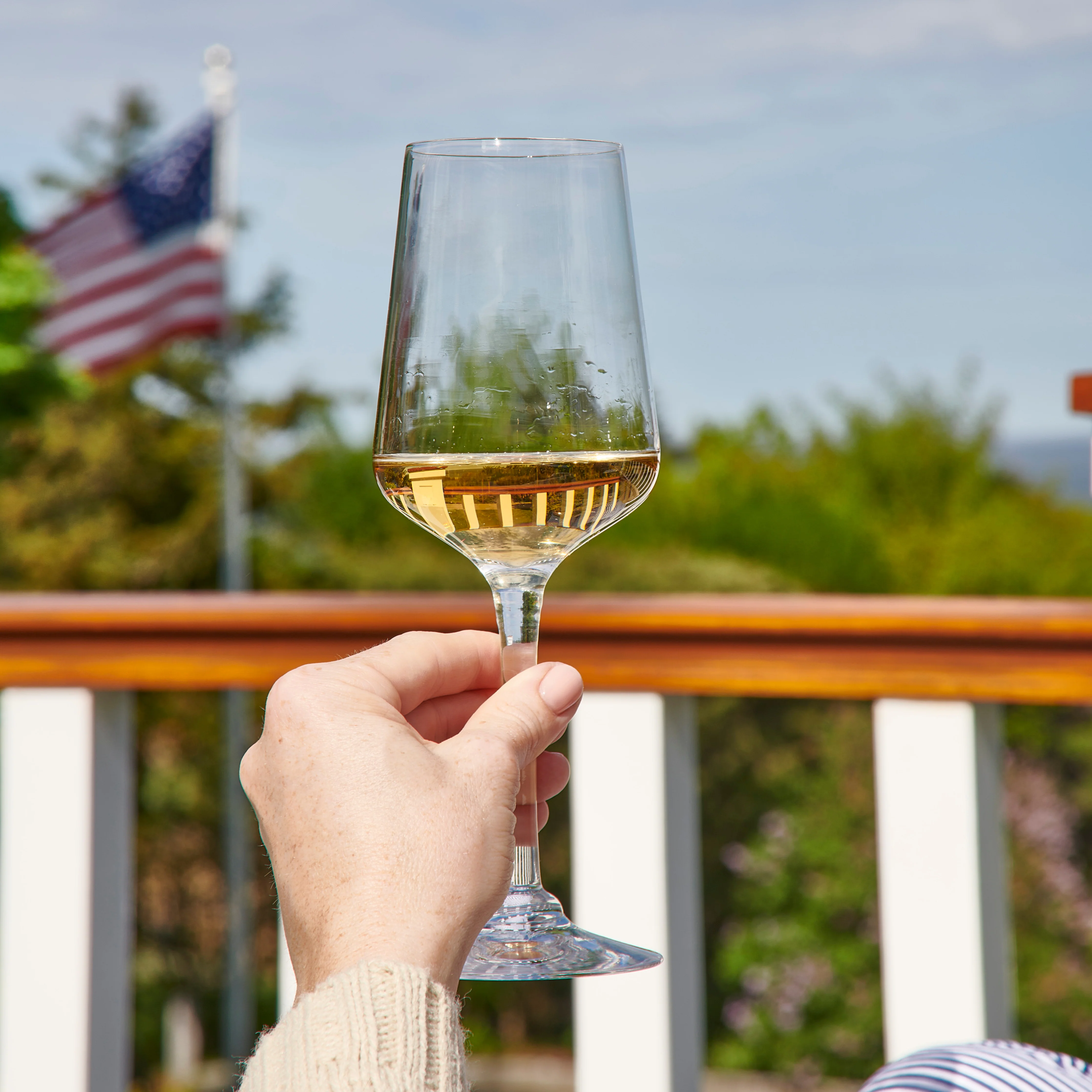 Vintner White Wine - Image 3
